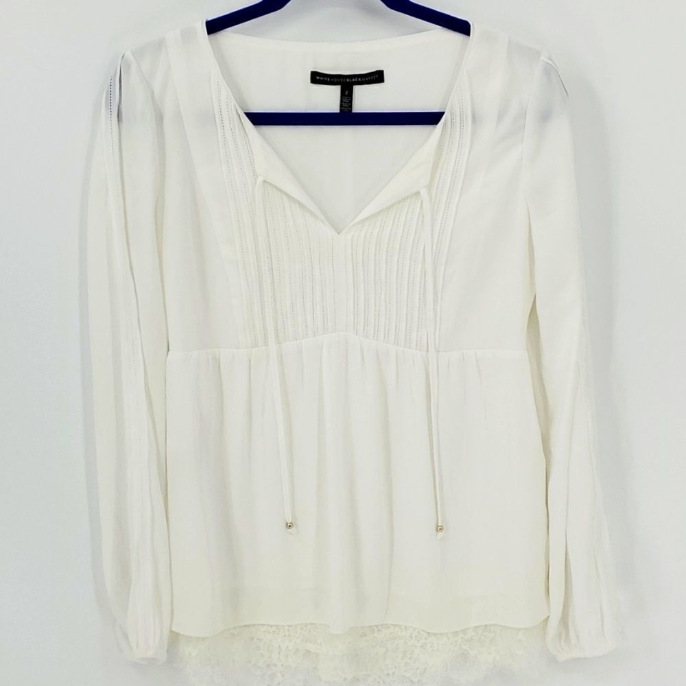 White house black market blouse, ‎ White size 2. Oversized.
